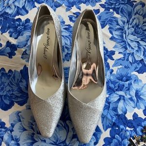 Easy Street Glitter Pumps Size 8.5W